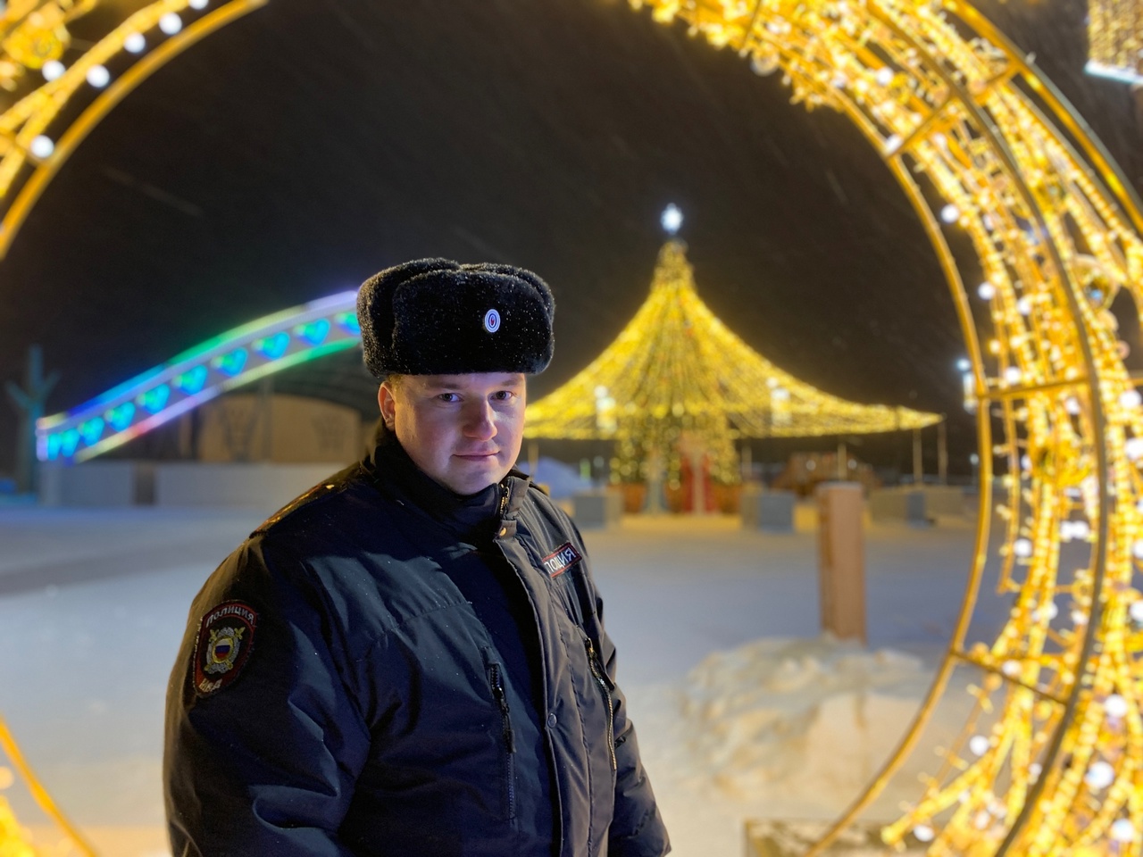 Сотрудники российской полиции обеспечили общественный порядок во время новогодних мероприятий Сотрудники российской полиции обеспечили общественный порядок во время новогодних мероприятий