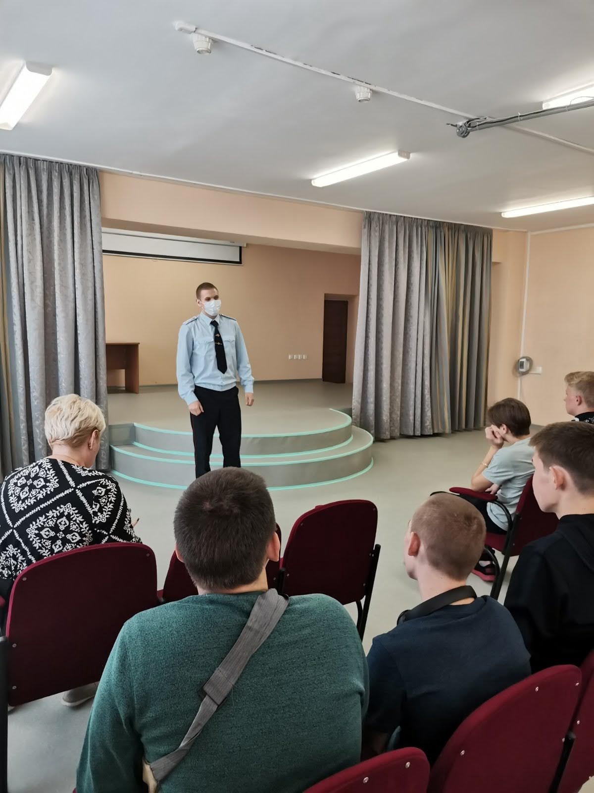 Полицейские Белоярского проводят встречи со школьниками и студентами в рамках ОПМ "Здоровье" Полицейские Белоярского проводят встречи со школьниками и студентами в рамках ОПМ "Здоровье"