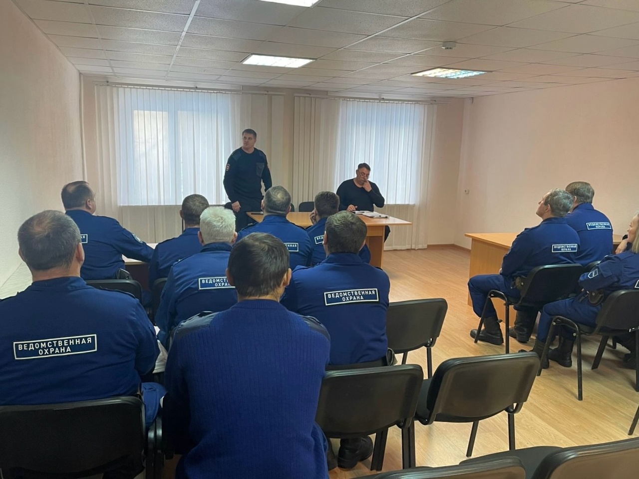 Полицейские Белоярского проводят профилактические встречи и с трудовыми коллективами Полицейские Белоярского проводят профилактические встречи и с трудовыми коллективами