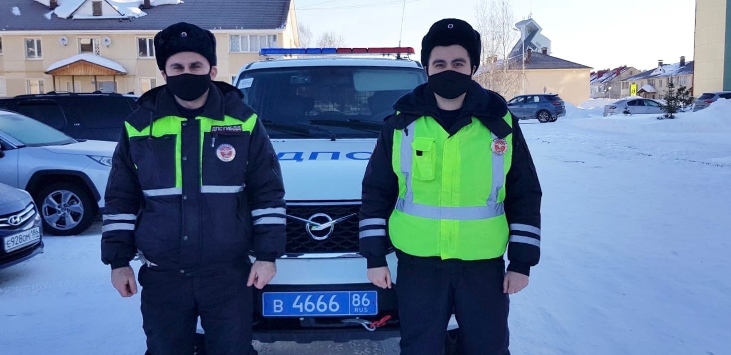 Полицейские Белоярского оказали помощь пенсионерке Полицейские Белоярского оказали помощь пенсионерке